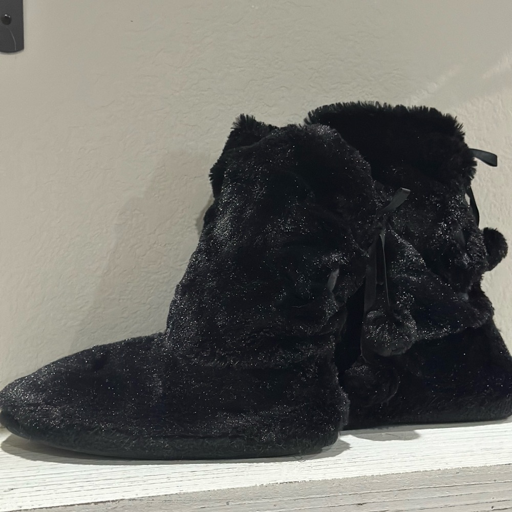 Fuzzy slipper booties